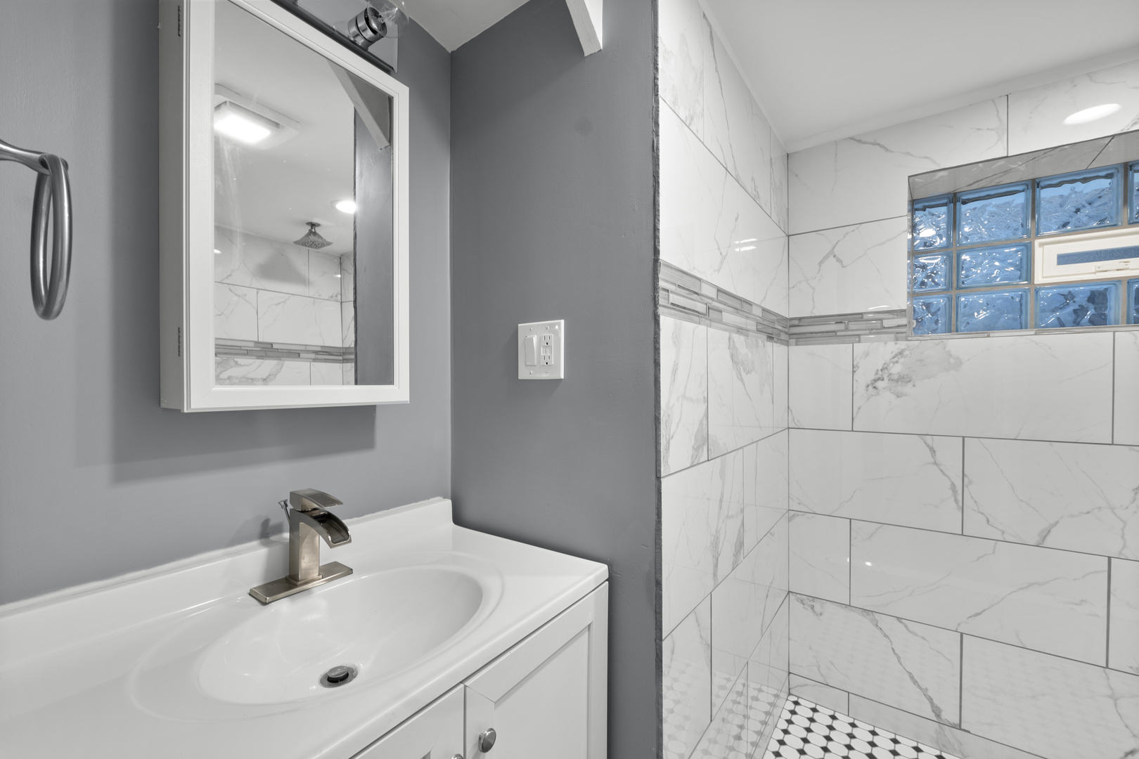 7823 South Morgan Street Chicago, IL 60620 - Photo 10 of 55