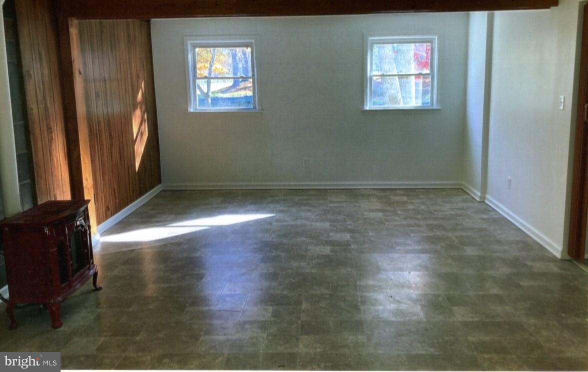 220 White Hall Road Elkton, MD 21921 - Photo 6 of 18 Family Room Interior