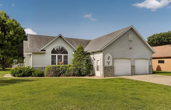 $399,900 | 525 16th Street Southwest, Owatonna, MN 55060