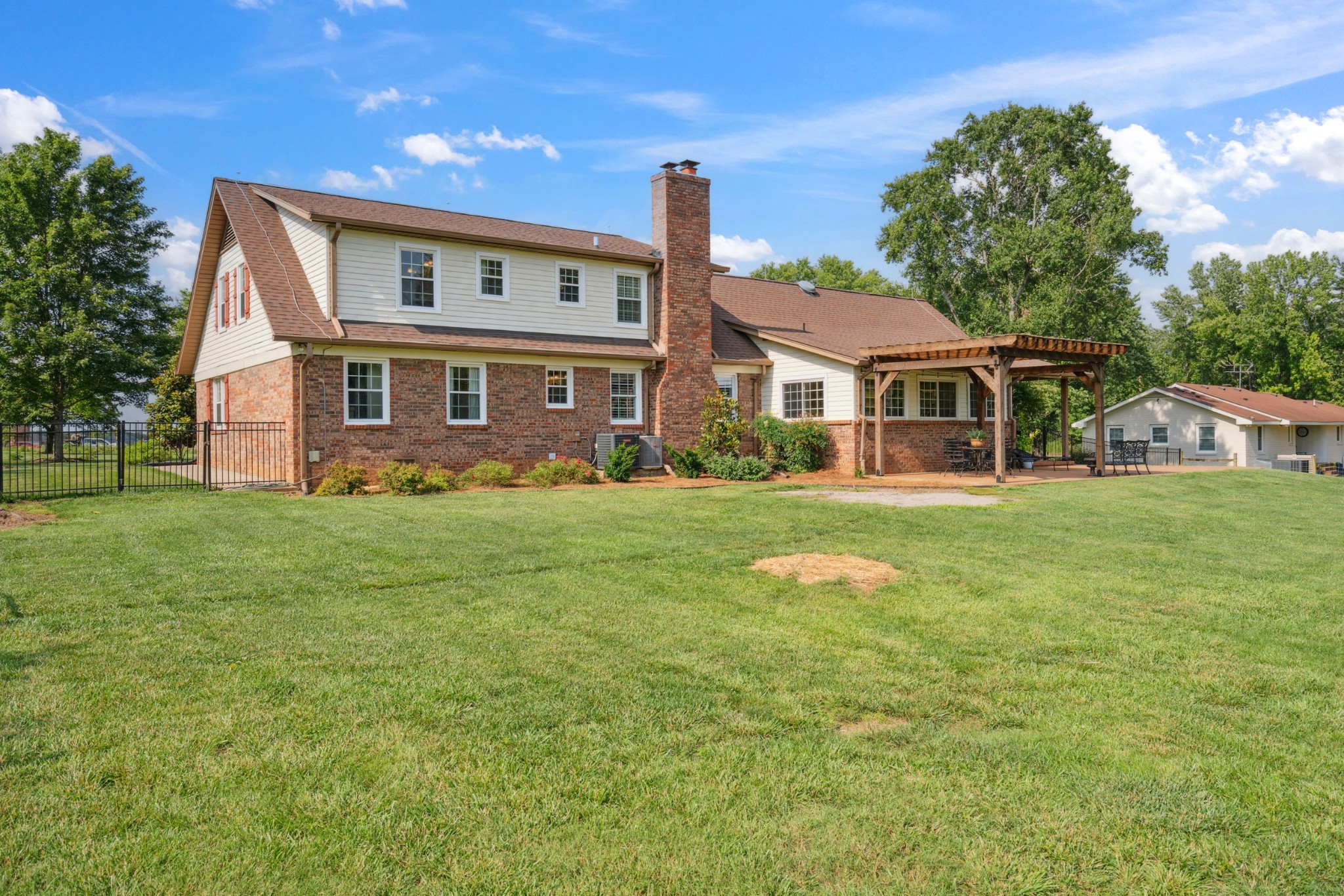 5013 Baker Road Murfreesboro, TN 37129 - Photo 47 of 55 a front view of a house with garden