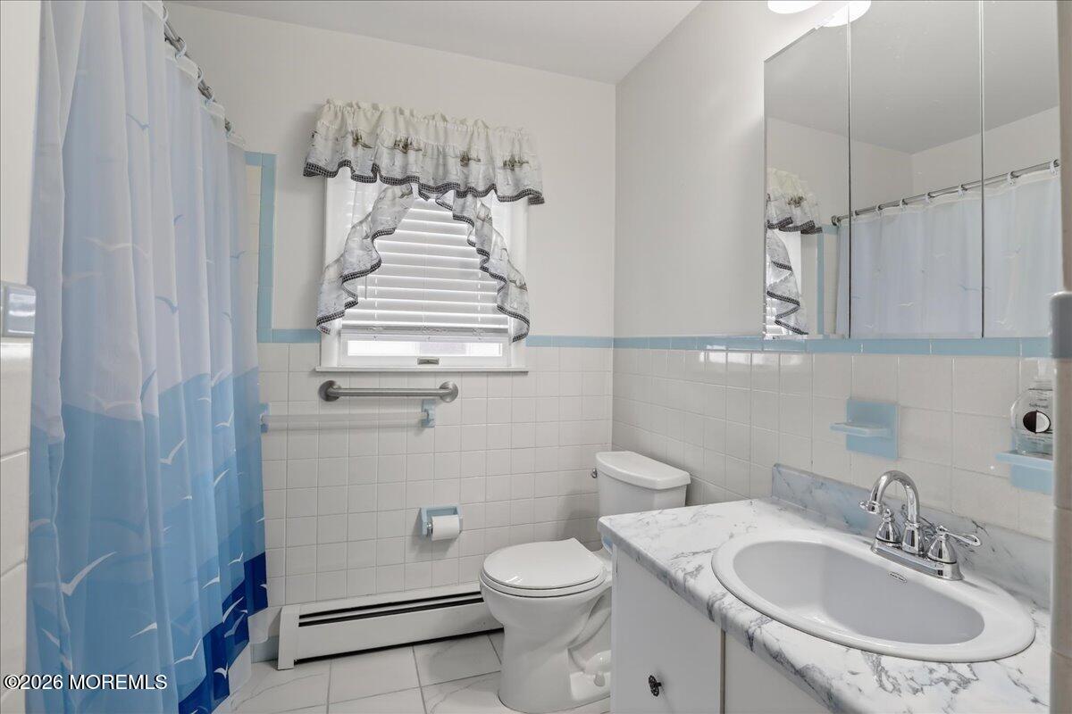 38 Fairfield Road Toms River, NJ 08757 - Photo 36 of 48 36-Bathroom