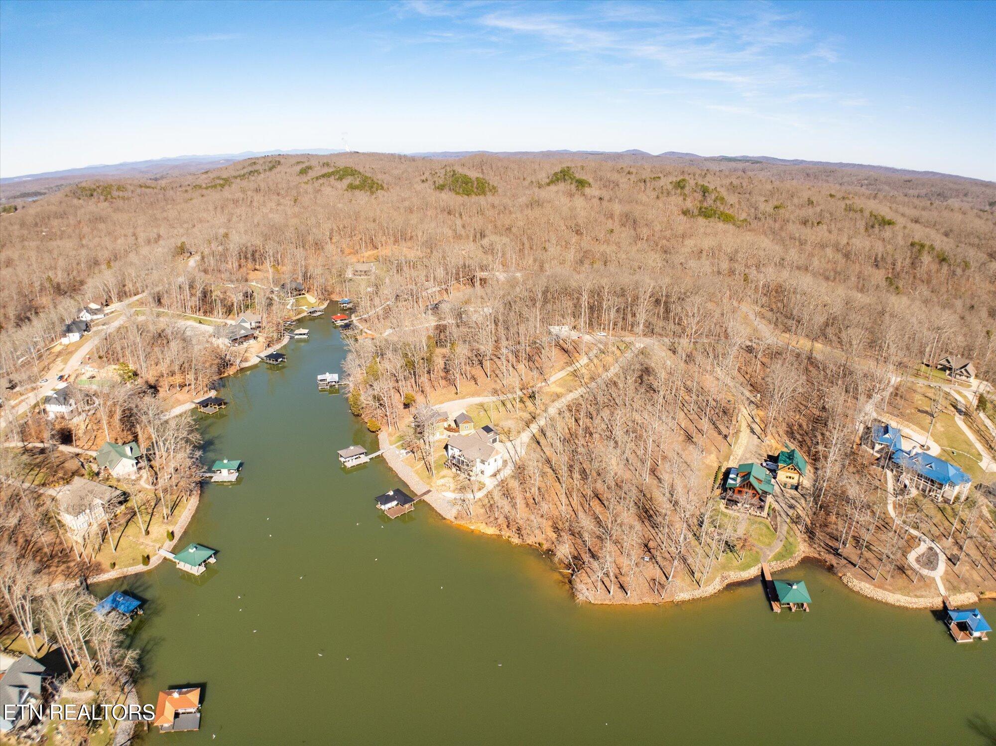 64 Edgewater Way Ten Mile, TN 37880 - Photo 9 of 17 10-64-Edgewater-Wy-Ten-Mile-TN-10