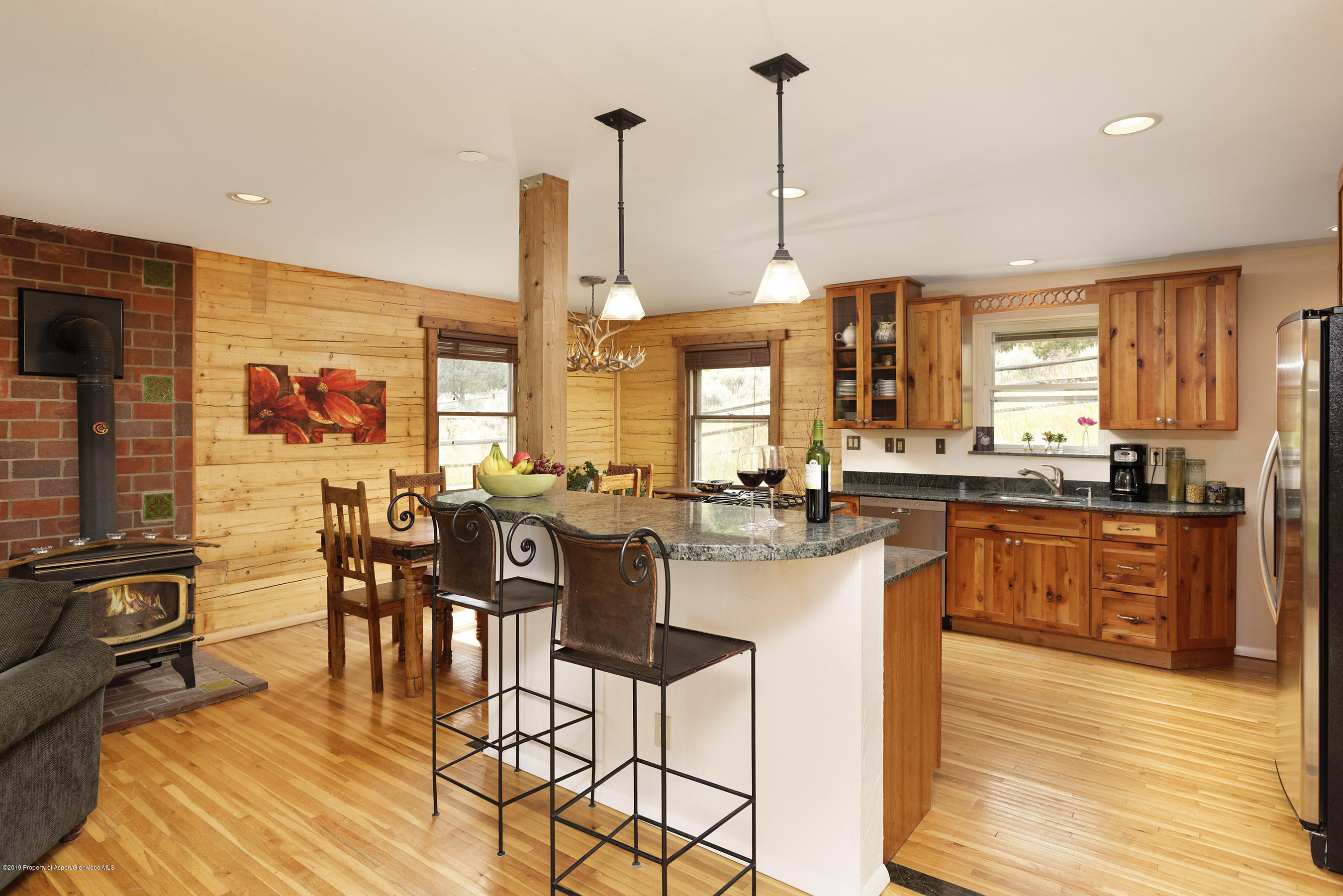 1340 Gateway Road Snowmass, CO 81654 - Photo 8 of 32 Kitchen Bar