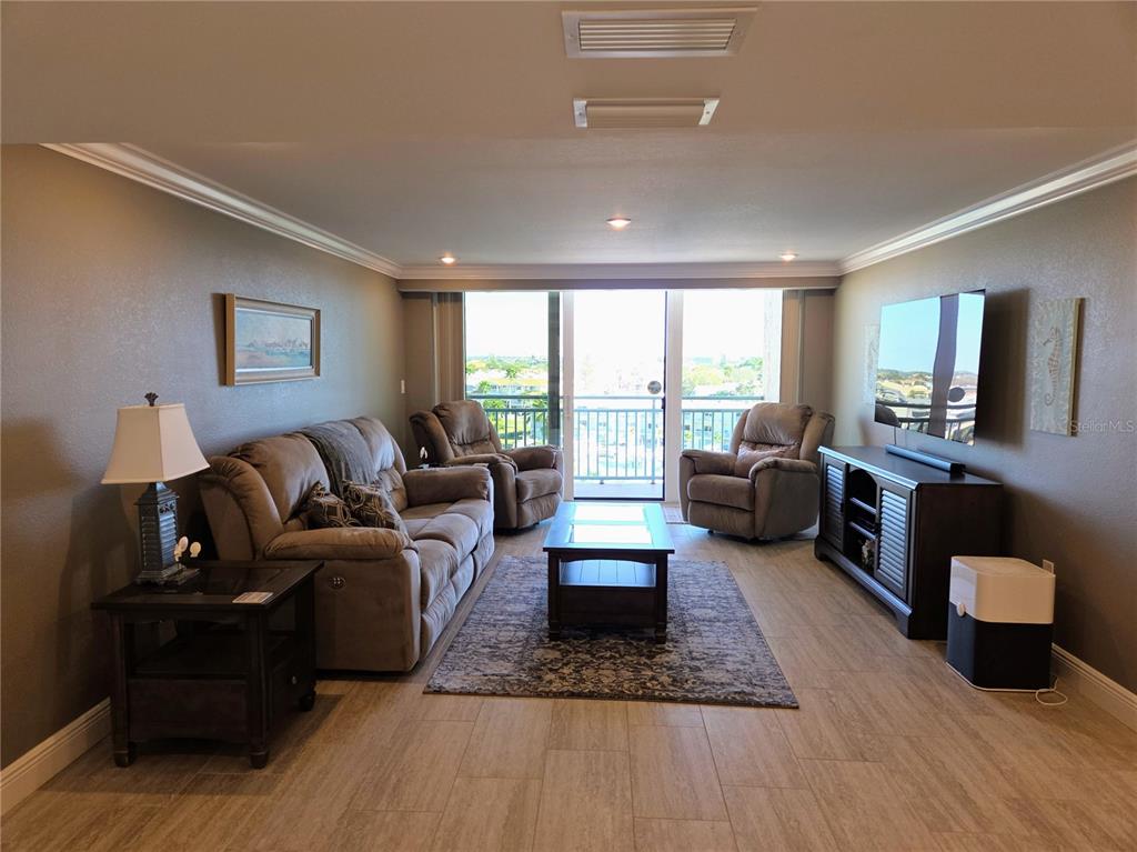 1 Key Capri, Unit 612W Treasure Island, FL 33706 - Photo 3 of 54