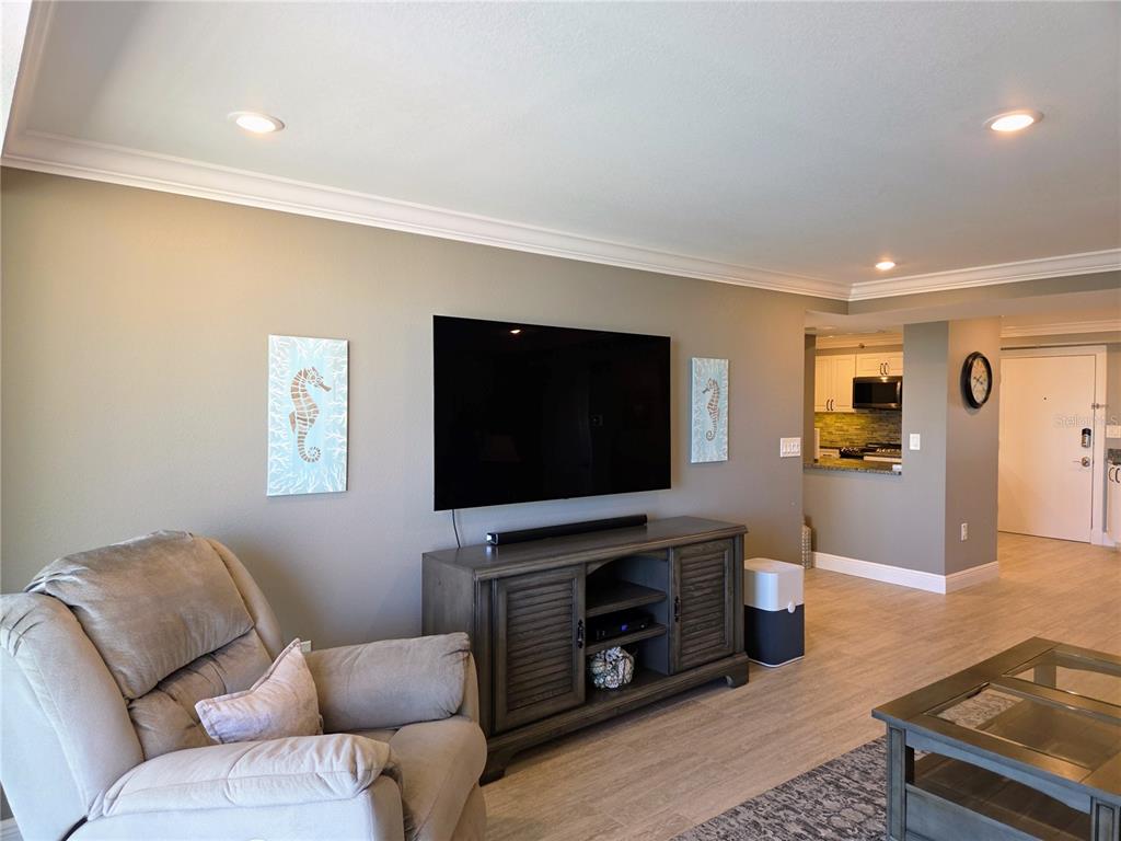 1 Key Capri, Unit 612W Treasure Island, FL 33706 - Photo 6 of 54