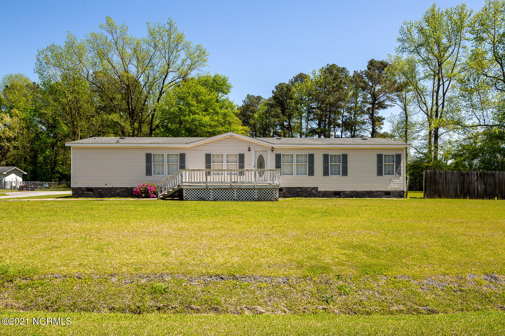 926 Matthis Road Clinton, NC 28328 - Photo 1 of 30 exterior