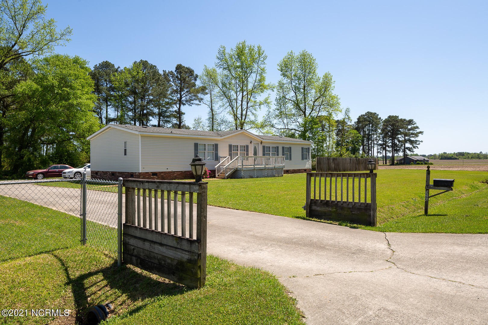 926 Matthis Road Clinton, NC 28328 - Photo 2 of 30 926 Matthis Rd Clinton NC 28328-2