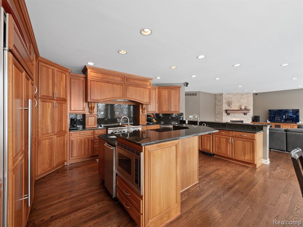 4880 Dow Ridge Road West Bloomfield, MI 48324 - Photo 8 of 34