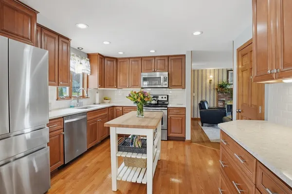 $720,000 | 99 Highland View Drive, Sutton, MA 01590