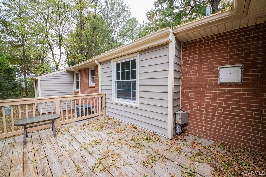 5515 Coxson Road Henrico, VA 23231 - Photo 18 of 45 Screened In Rear Porch With Ramp And Deck