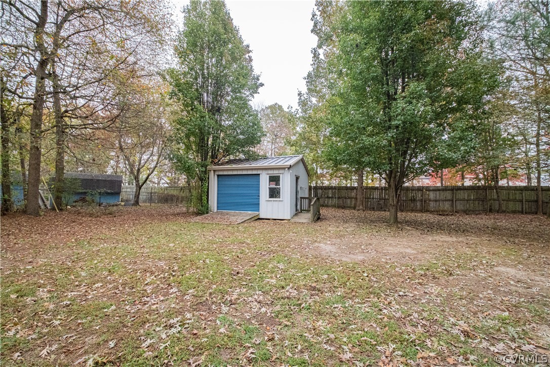5515 Coxson Road Henrico, VA 23231 - Photo 19 of 45 Storage Shed With Garage Door