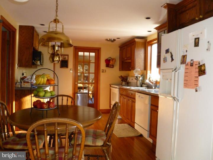 307 Wayland Road Cherry Hill, NJ 08034 - Photo 8 of 25 Kitchen