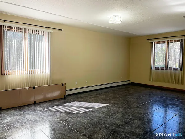 $1,450 | 121 South Main Street, Plymouth, CT 06786