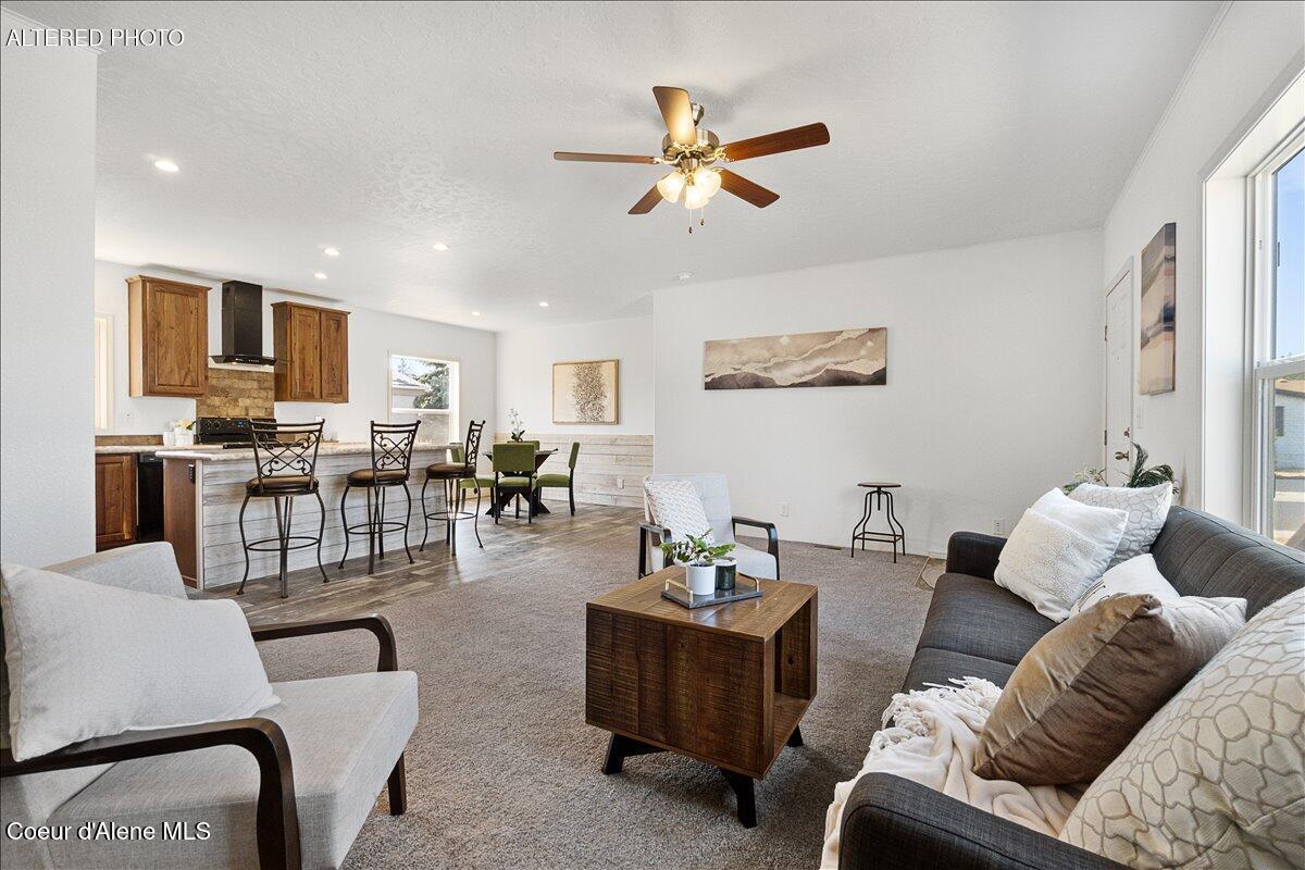 114 Finley Loop Kingston, ID 83839 - Photo 3 of 16 Living Room