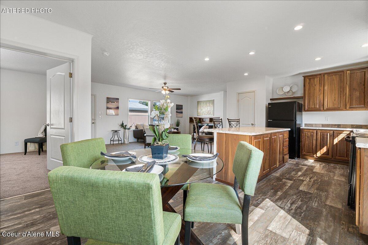 114 Finley Loop Kingston, ID 83839 - Photo 4 of 16 Dining Room