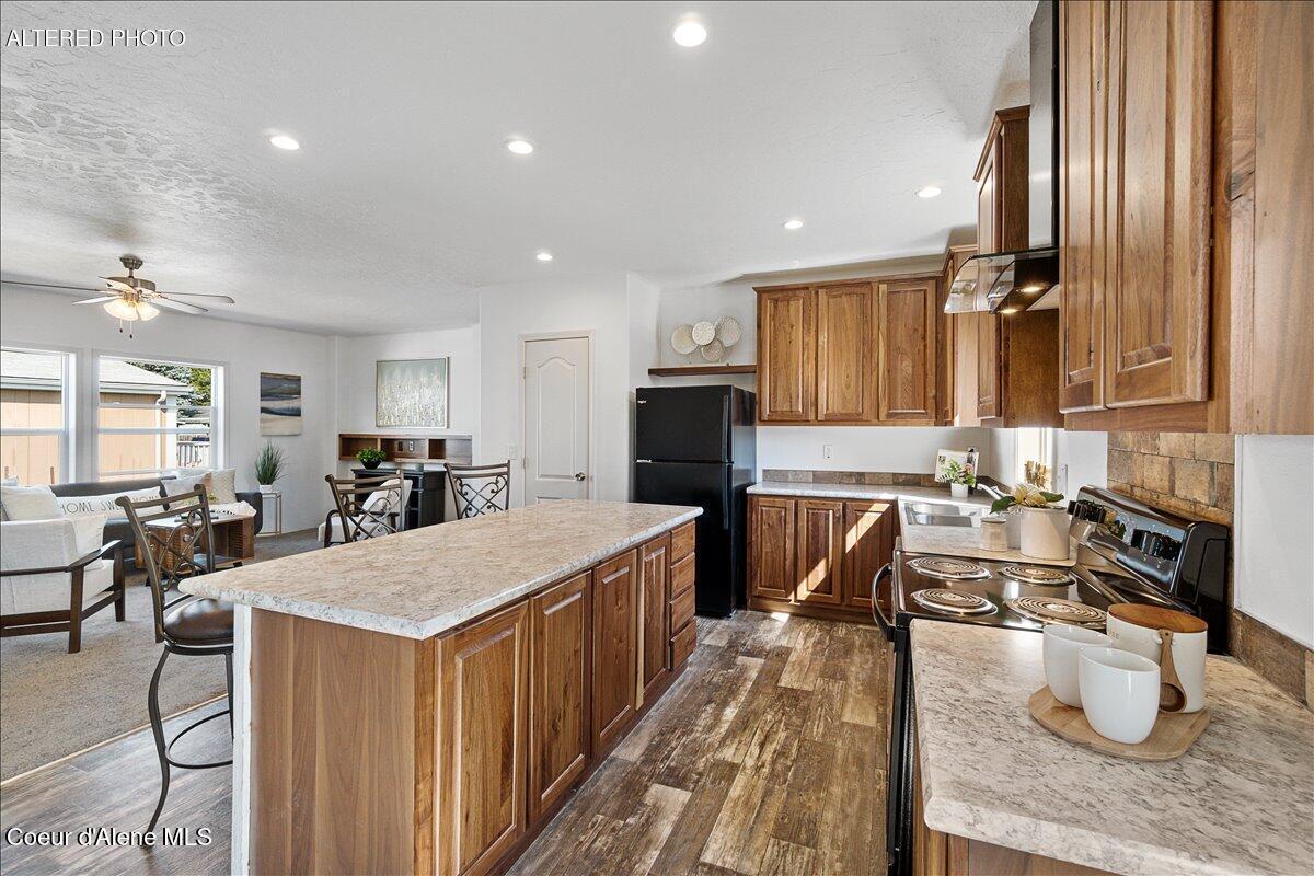 114 Finley Loop Kingston, ID 83839 - Photo 5 of 16 Kitchen