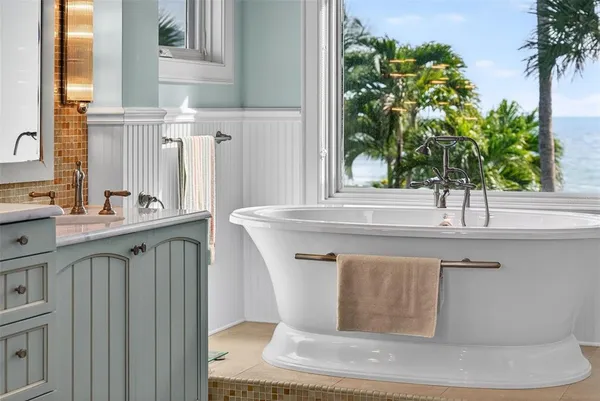 $6,750,000 | 7152 Point Of Rocks Circle, Sarasota, FL 34242