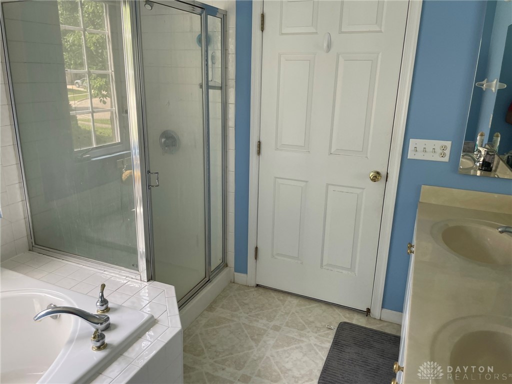1528 Doddington Road Kettering, OH 45409 - Photo 10 of 18