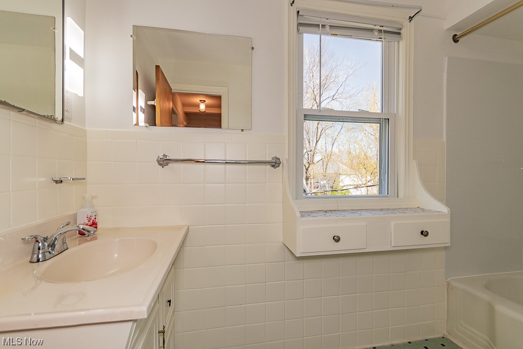1211 Croyden Road Lyndhurst, OH 44124 - Photo 24 of 33 Gallery Image 24