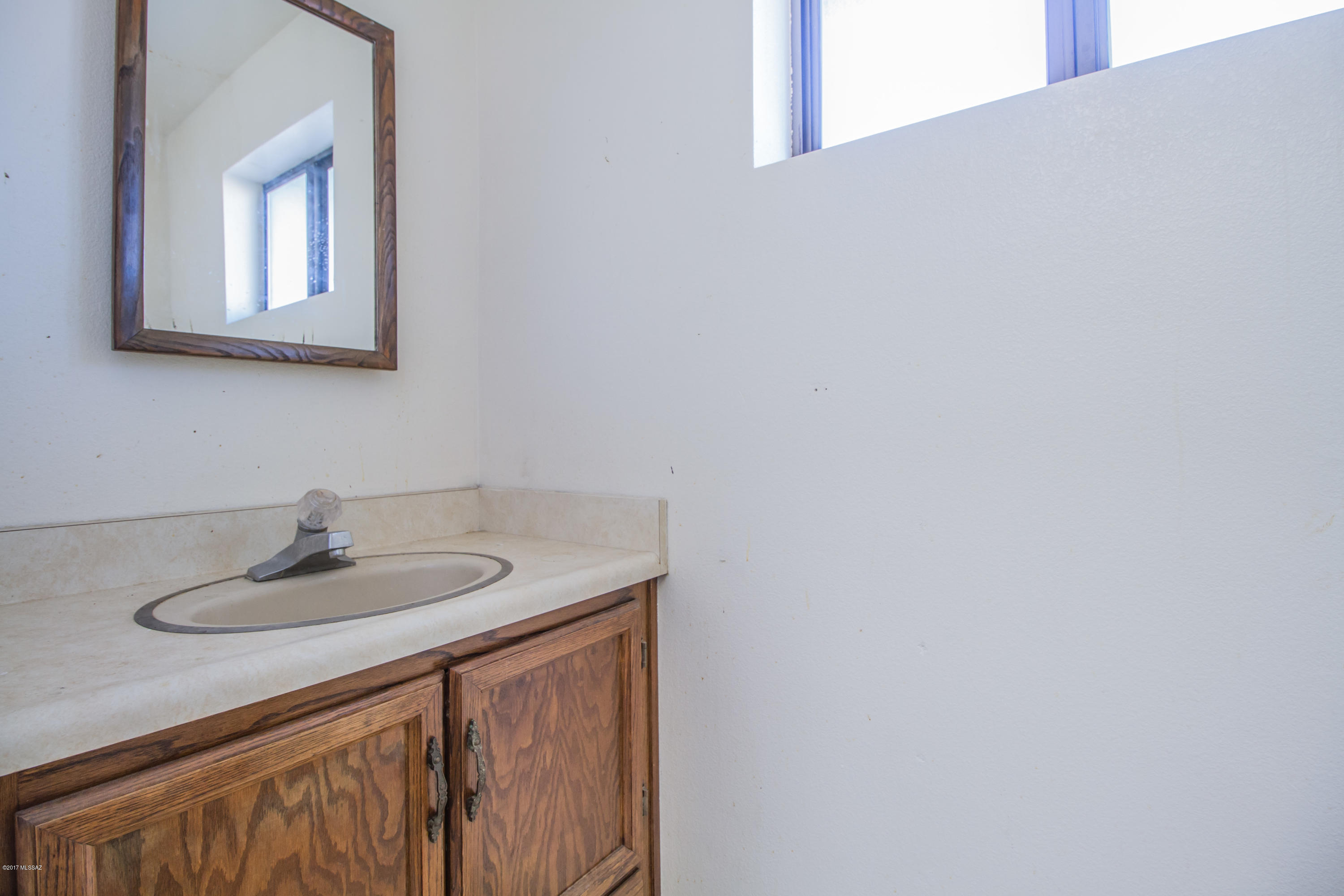 2707 East Allen Road Tucson, AZ 85716 - Photo 21 of 26 Half Bath