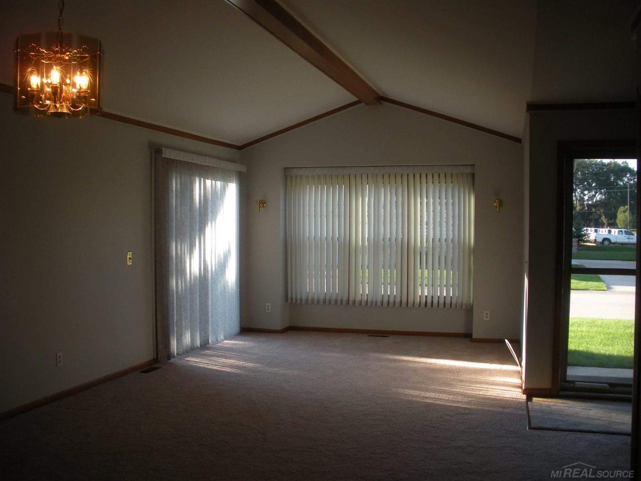 42663 Cedar Ridge Drive Clinton Township, MI 48038 - Photo 15 of 20 31335420-14.JPG