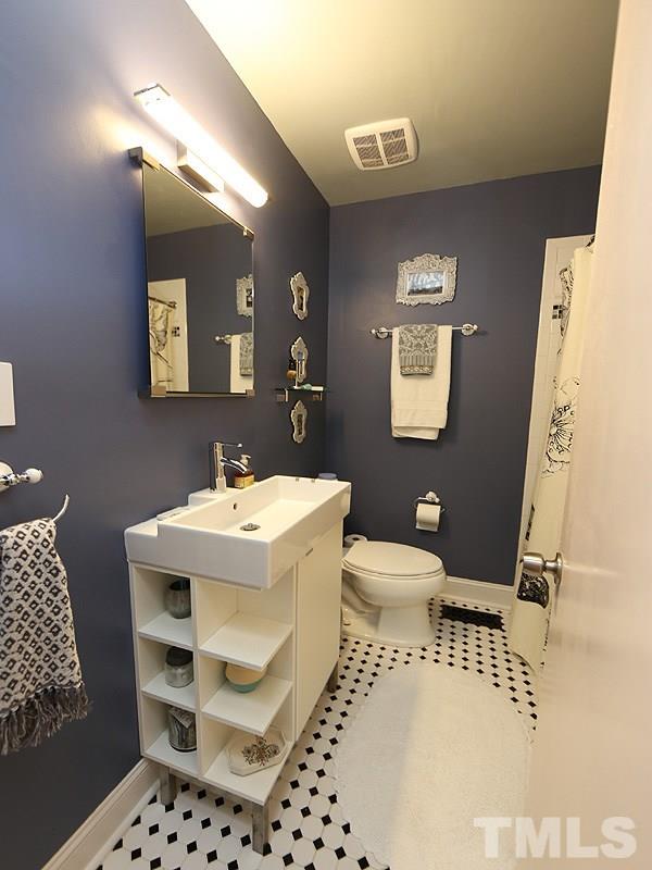 2811 Fordham Lane Raleigh, NC 27604 - Photo 8 of 17 Gallery Image 8