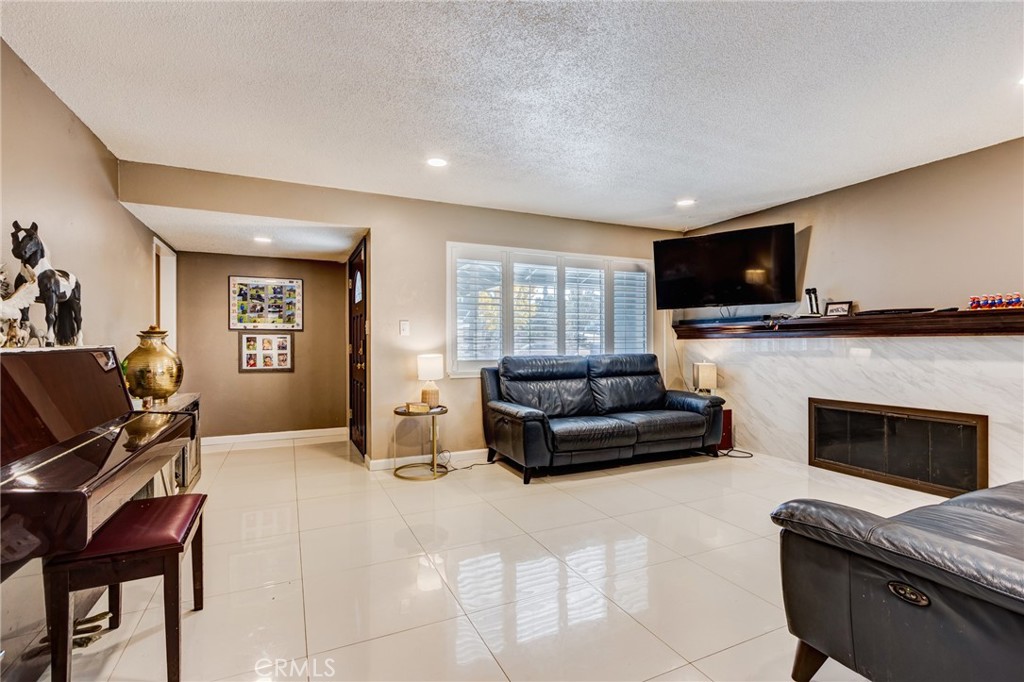 321 North Starfire Street Anaheim, CA 92807 - Photo 12 of 40