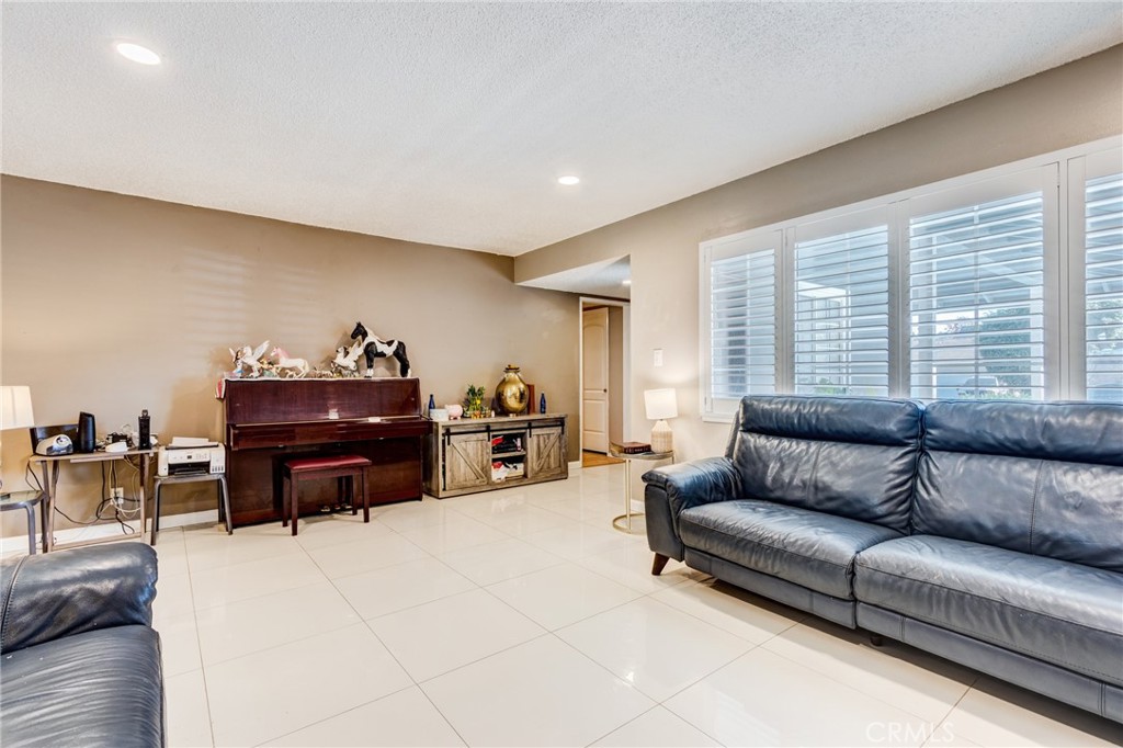 321 North Starfire Street Anaheim, CA 92807 - Photo 13 of 40