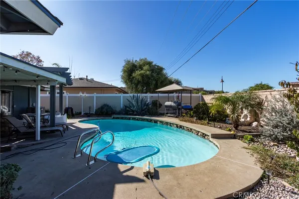 $1,195,000 | 321 North Starfire Street, Anaheim, CA 92807