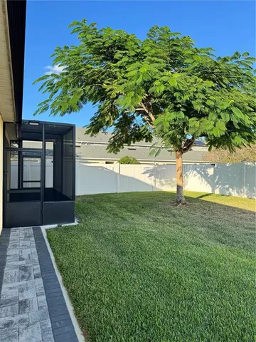 a view of yard with small space