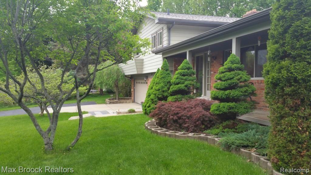 734 Lynndale Drive Rochester Hills, MI 48309 - Photo 2 of 37
