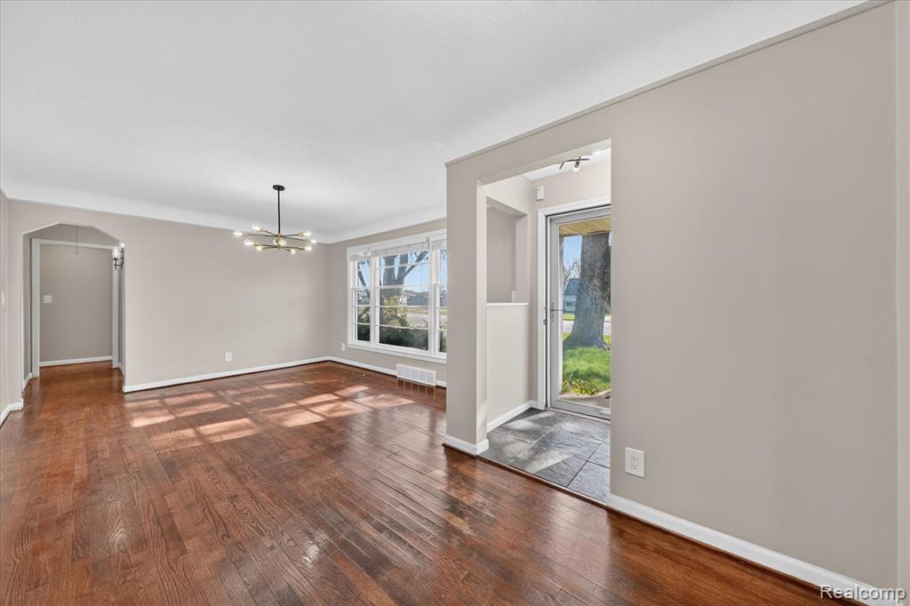 15151 Merriman Road Livonia, MI 48154 - Photo 8 of 38 Gallery Image 8