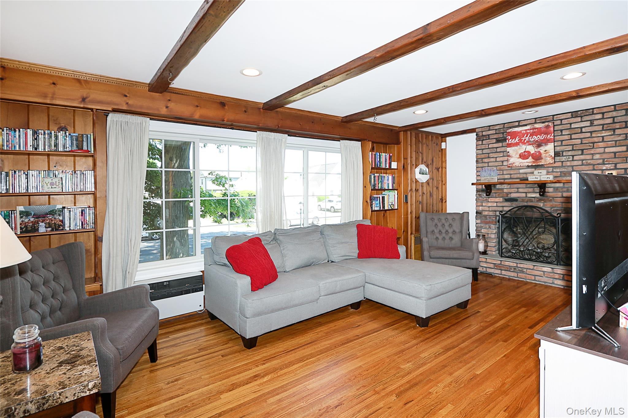 15 Hemlock Street Merrick, NY 11566 - Photo 8 of 47