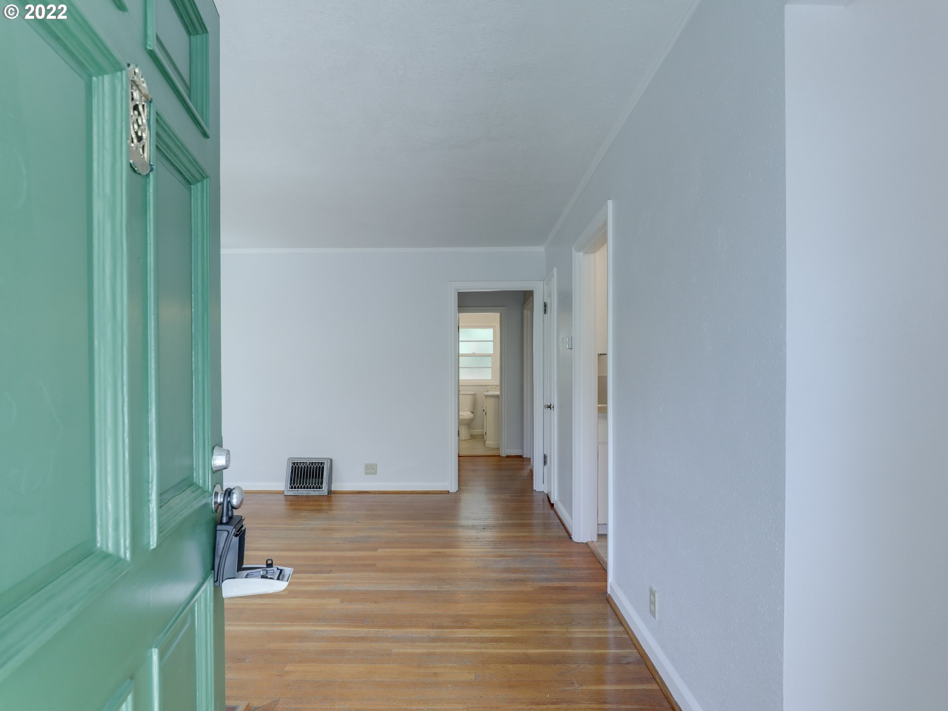 3011 Southwest Flower Terrace Portland, OR 97239 - Photo 6 of 30 Gallery Image 6