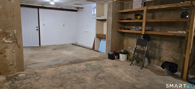 $2,690 | 92 Flagler Street, Newington, CT 06111