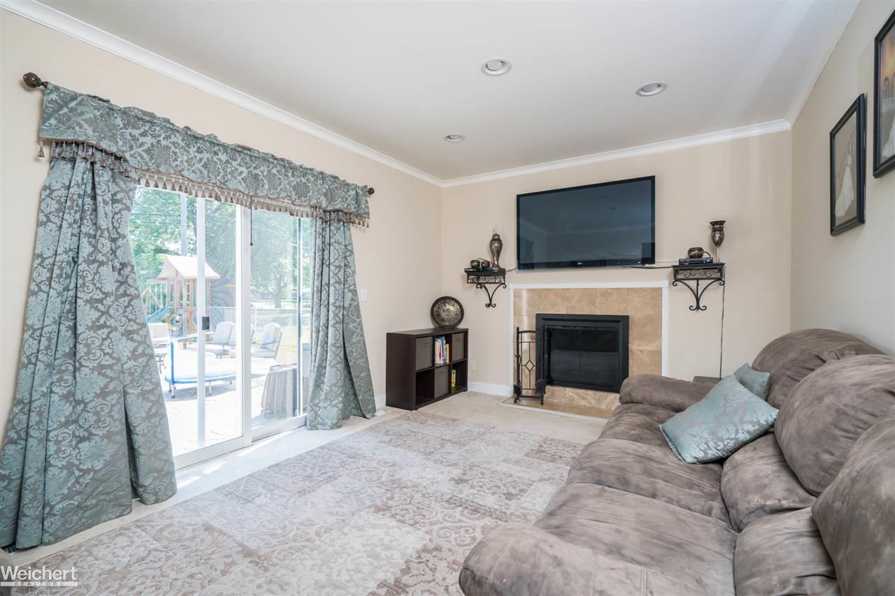 14231 Cranbrook Road Sterling Heights, MI 48312 - Photo 17 of 35 31358080-16.JPG