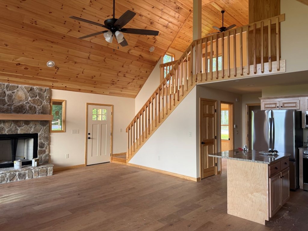 687 Point Overlook Trail Murphy, NC 28906 - Photo 6 of 11 Living Area