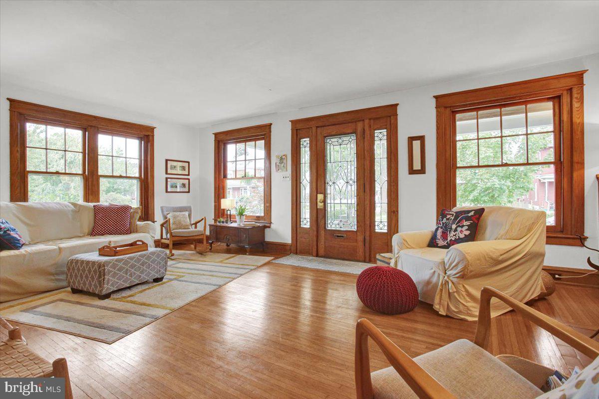201 North Brobst Street Reading, PA 19607 - Photo 17 of 58 Large living room flooded with natural light