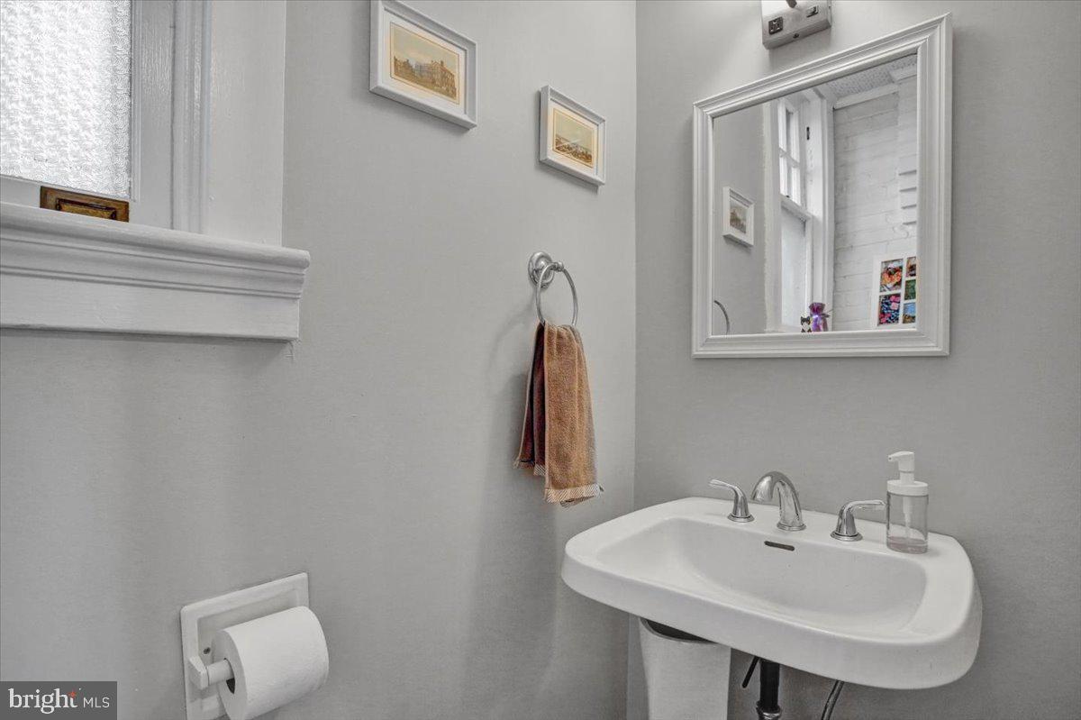 201 North Brobst Street Reading, PA 19607 - Photo 36 of 58 Main floor 1/2 bathroom-new pedestal sink