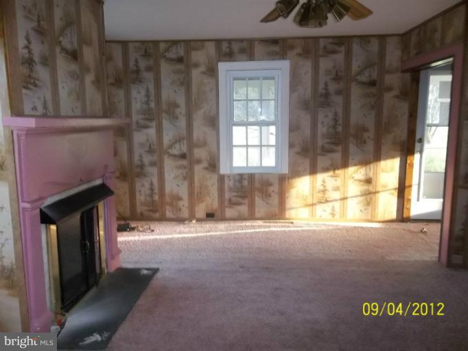 2234 Elliott Island Road Vienna, MD 21869 - Photo 2 of 16 Living Room