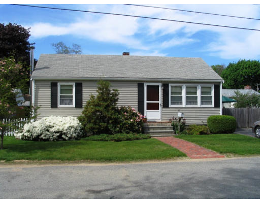 17 Linden Road Gloucester, MA 01930 - Photo 1 of 11 Gallery Image 1