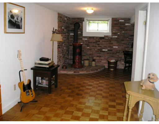 17 Linden Road Gloucester, MA 01930 - Photo 11 of 11 Gallery Image 11