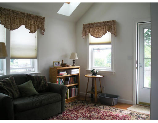 17 Linden Road Gloucester, MA 01930 - Photo 10 of 11 Gallery Image 10