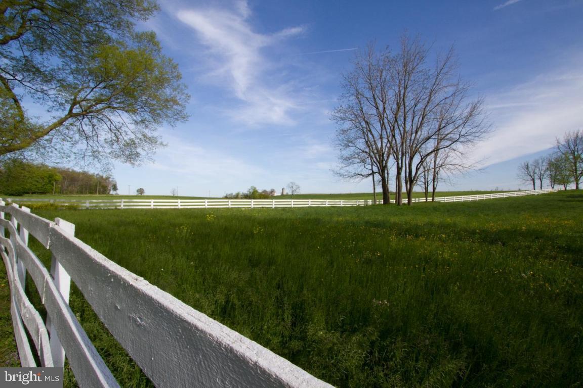 10 Center Square Road Leola, PA 17540 - Photo 7 of 38 Gallery Image 7