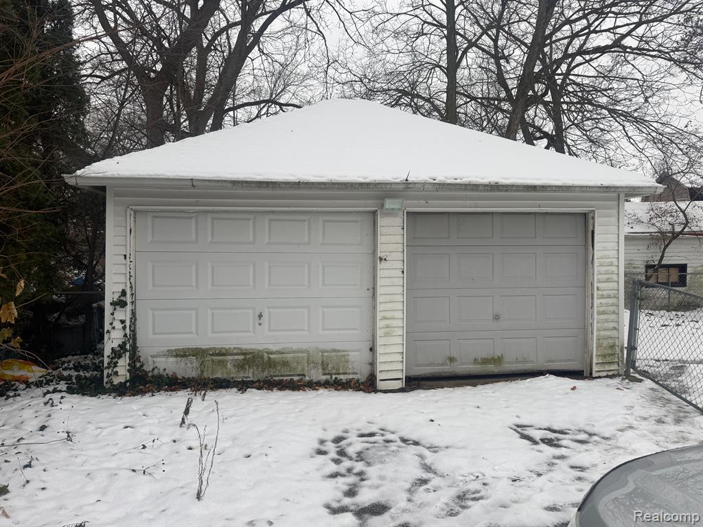 970 Perry Street Flint, MI 48504 - Photo 5 of 18