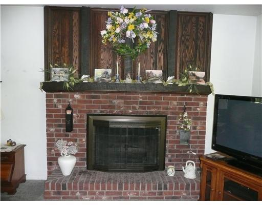 179 Hall Road Aliquippa, PA 15001 - Photo 13 of 16 Living Room.