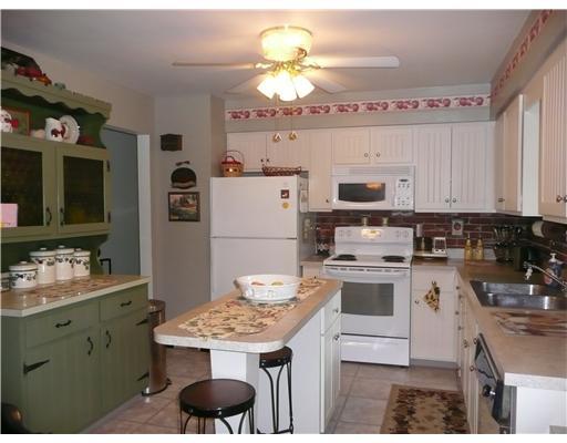 179 Hall Road Aliquippa, PA 15001 - Photo 14 of 16 Kitchen.