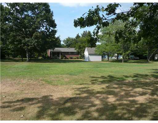 179 Hall Road Aliquippa, PA 15001 - Photo 5 of 16 Yard/Garden.