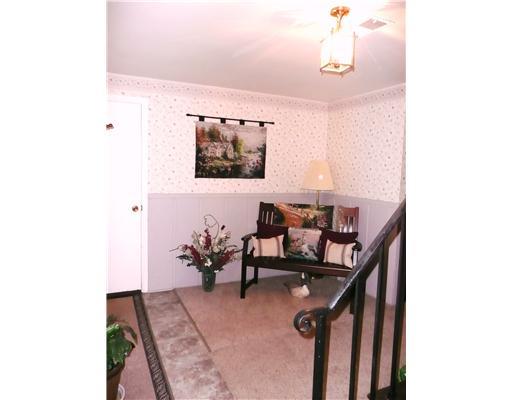 179 Hall Road Aliquippa, PA 15001 - Photo 9 of 16 Entry/Foyer.
