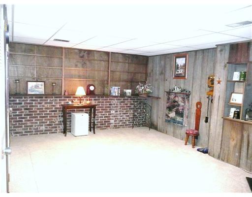 179 Hall Road Aliquippa, PA 15001 - Photo 10 of 16 Den/Family/Great Room.